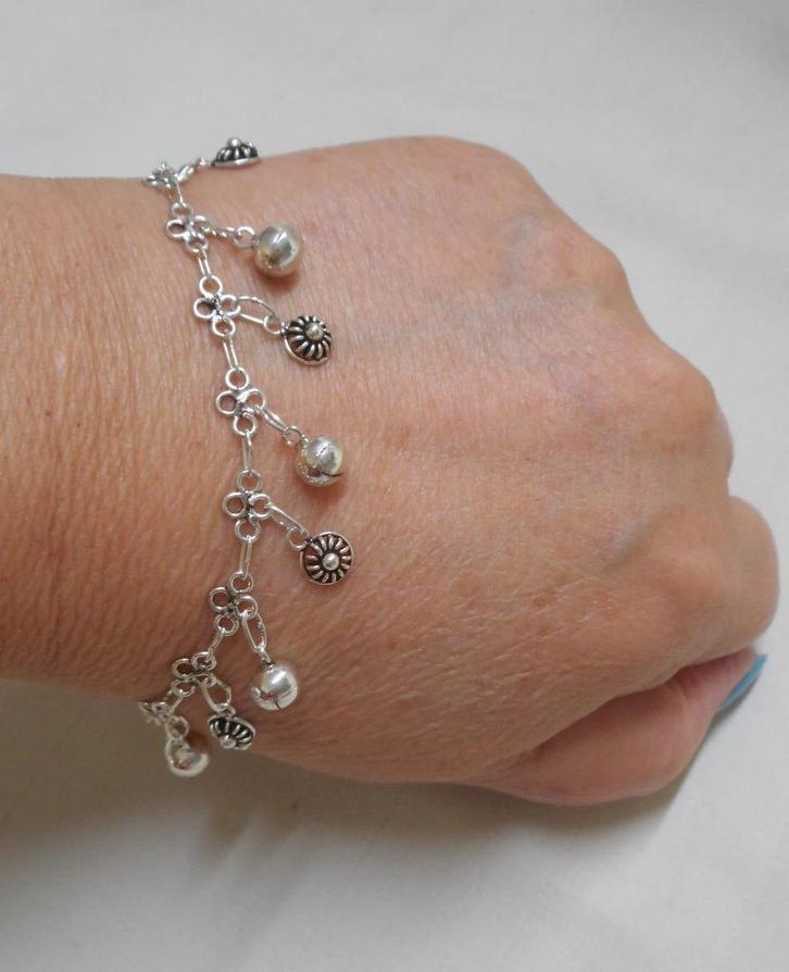 Zilveren armband met bedels en belletjes nr.348, Sieraden, Tassen en Uiterlijk, Armbanden, Zo goed als nieuw, Zilver, Zilver, Met bedels of kralen