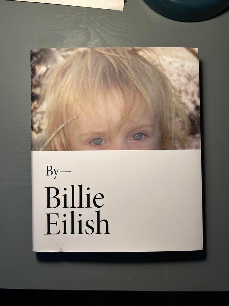 billie eilish foto boek, Ophalen of Verzenden, Zo goed als nieuw