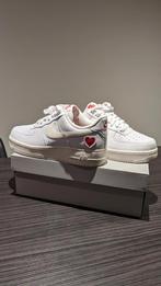 Tekoop: Nike Airforce 1 Valentine 2021 NIEUW!, Kleding | Heren, Schoenen, Ophalen of Verzenden, Wit, Zo goed als nieuw