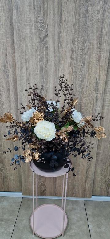 Bloemstuk zijdebloemen kunstbloemen  beschikbaar voor biedingen