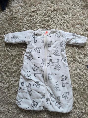2 Slaapzakken + 3 baby Lakens beschikbaar voor biedingen