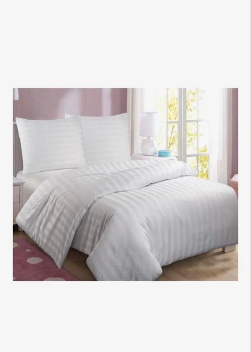 Dekbedovertrek Satijn 27 mm Streep 200x220+ 2 Slopen 65x90cm, Huis en Inrichting, Slaapkamer | Beddengoed, Nieuw, Dekbedovertrek