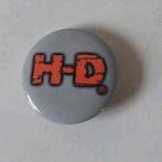 Origineel brokjes Harley-Davidson button HD motor speldje, Ophalen of Verzenden, Zo goed als nieuw, Transport