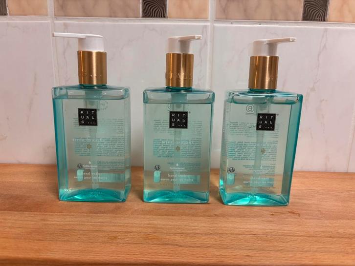 Rituals Karma Hand Wash 💙 300 ml, Sieraden, Tassen en Uiterlijk, Uiterlijk | Lichaamsverzorging, Nieuw, Bad & Douche, Ophalen of Verzenden
