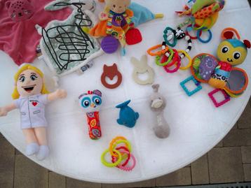 Diverse Knuffels en speeltjes beschikbaar voor biedingen