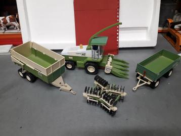 DIV CHAMPION LANDBOUWVOERTUIGEN  METAAL/KUNSTSTOF scale 1:32 beschikbaar voor biedingen