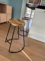 2x Nkuku Loko stool Mango wood, Huis en Inrichting, Barkrukken, Ophalen, Met voetsteun, 60 tot 90 cm, Zo goed als nieuw