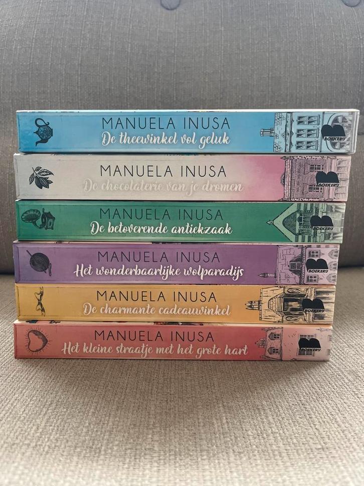 Valerie Lane Serie - Manuela Inusa (6 delen), Boeken, Romans, Zo goed als nieuw, Nederland, Ophalen of Verzenden