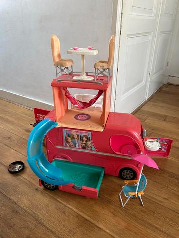 Originele conplete Barbie camper met glijbaan beschikbaar voor biedingen