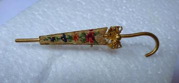 Klein oud goudkleurig broche geborduurd parapluutje beschikbaar voor biedingen