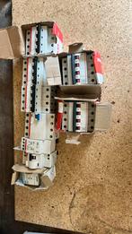 Verschillende automaten abb en legrand, Doe-het-zelf en Verbouw, Elektra en Kabels, Ophalen of Verzenden, Zo goed als nieuw