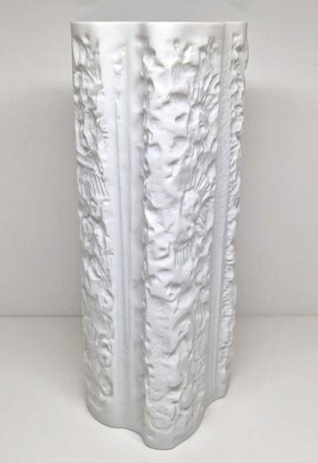 Hutschenreuther biscuit porseleinen vaas H. Schwahn 1970.  beschikbaar voor biedingen
