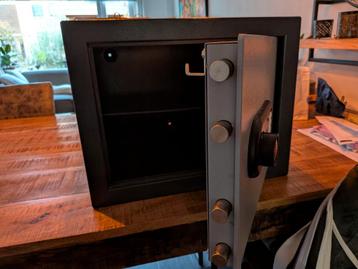 Nieuwe (!) digitale kluis t.w.v. €484 beschikbaar voor biedingen