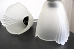 Twee art deco hanglampen, matglas en bakeliet jaren 30, Ophalen of Verzenden