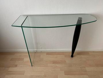 Glazen Sidetable met Zwarte Poot (NOTK) beschikbaar voor biedingen