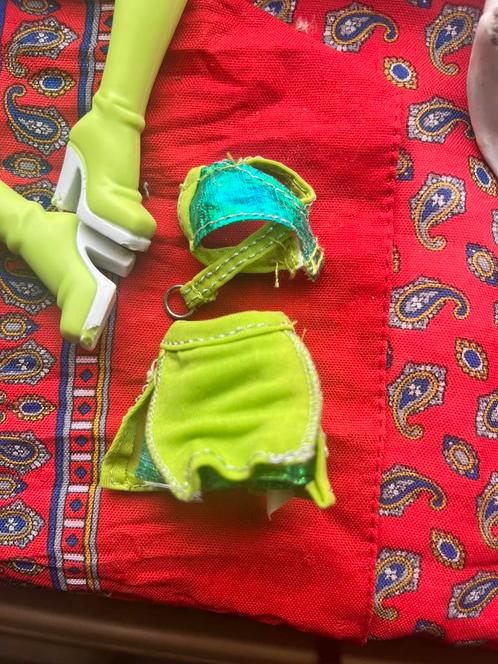 Layla/ Aisha outfit en Schoenen Winx Club magic, Verzamelen, Poppetjes en Figuurtjes, Gebruikt, Verzenden