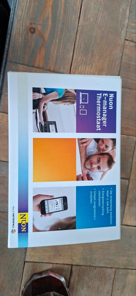 Nuon E-manager Thermostaat - Nieuw in doos!, Doe-het-zelf en Verbouw, Thermostaten, Ophalen