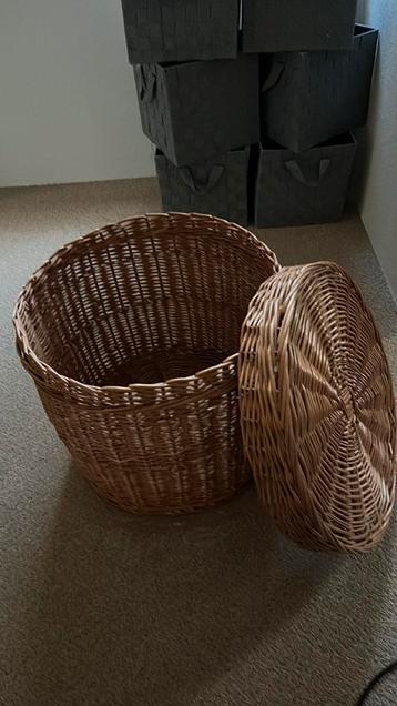 Rotan rieten mand speelgoed mand verkleedmand nette staat beschikbaar voor biedingen