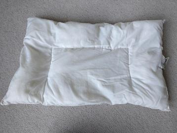 Eerste kussen 25 x 50 cm beschikbaar voor biedingen
