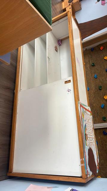 Grote dressoir kast. Geatis