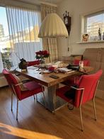 Moderne houten eettafel 120x120 +4 bijna nieuwe rode stoelen, Huis en Inrichting, Tafels | Eettafels, Ophalen, Vierkant, Zo goed als nieuw