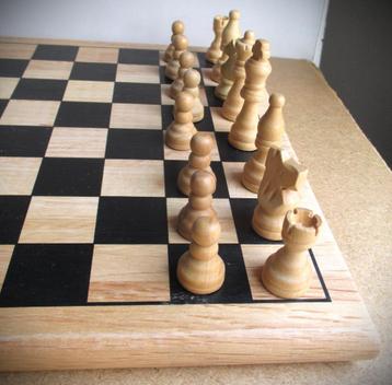 Schaakspel~Houten Schaakstukken en Schaakbord~Hout beschikbaar voor biedingen