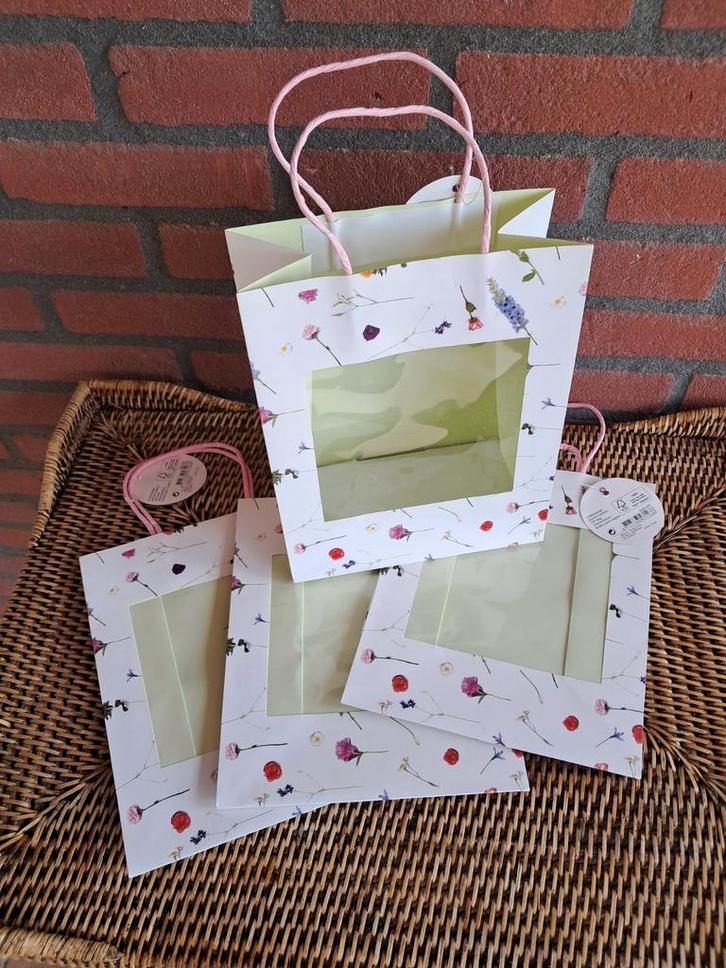 Speciale cadeau tasjes. NIEUW., Diversen, Cadeaupapier, Nieuw, Ophalen of Verzenden