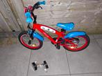 Volare Spiderman-fiets 16 inch rood/blauw Inc. zijwieltjes., Fietsen en Brommers, Fietsen | Kinderfietsjes, Ophalen, Zijwieltjes
