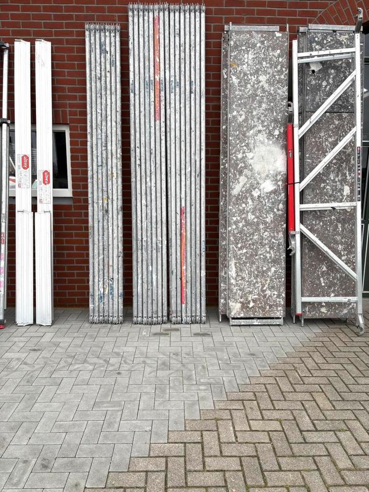 Altrex steiger ( Mooi uitgebreid zetje ), Doe-het-zelf en Verbouw, Steigers, Zo goed als nieuw, Rolsteiger of Kamersteiger, 5 meter of hoger