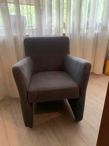 2 fauteuils op wielen beschikbaar voor biedingen