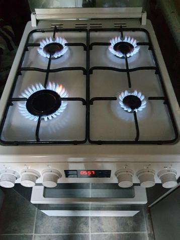 Beko Gasfornuis met Elektrische Hetelucht oven werkt Super beschikbaar voor biedingen