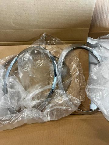 MINI F56 Chrome trim beschikbaar voor biedingen