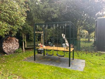 Unieke Schommeltafel met 6 Zitplaatsen beschikbaar voor biedingen