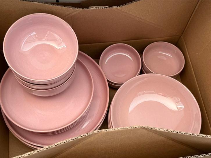 Oudroze servies, 20 delig., Huis en Inrichting, Keuken | Servies, Zo goed als nieuw, Compleet servies, Overige stijlen, Ophalen
