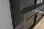 Zwarte vitrinekast met dichte deuren 260 cm, 200 cm of meer, Ophalen of Verzenden, Zo goed als nieuw, 200 cm of meer