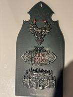 Danse Macabre Pin Set, Verzamelen, Speldjes, Pins en Buttons, Ophalen of Verzenden, Zo goed als nieuw, Overige onderwerpen, Speldje of Pin