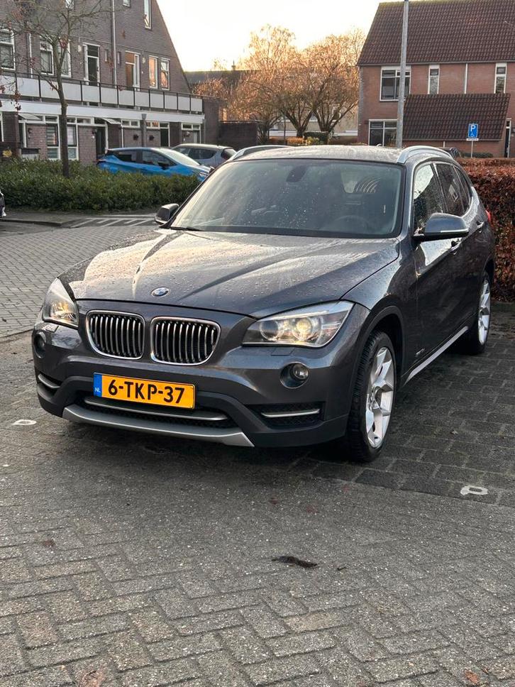 BMW X1 2.0 D Sdrive 18D AUT 2014 Grijs, Auto's, BMW, Particulier, X1, Diesel, E, SUV of Terreinwagen, Automaat, Origineel Nederlands