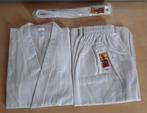 Verschillende vechtsport pakken en beenbeschermers, Sport en Fitness, Vechtsportmateriaal, Nieuw, Karate, Maat M