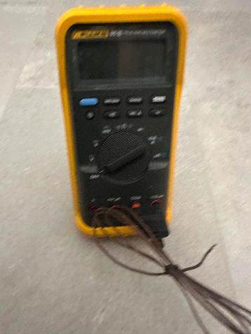 Fluke 85 III True RMS Multimeter  Professioneel meetapparaat beschikbaar voor biedingen
