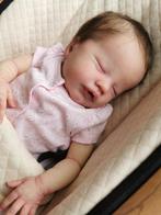 Reborn baby Primrose asleep artiest Kelly Dudley - nieuw, Verzamelen, Poppen, Ophalen of Verzenden, Nieuw, Babypop, Levensecht of Reborn