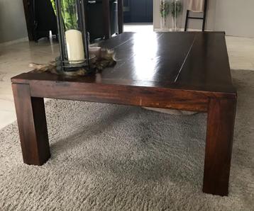 Acacia houten salontafel beschikbaar voor biedingen