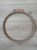 Grote houten borduurring, Hobby en Vrije tijd, Ophalen of Verzenden, Zo goed als nieuw, Handborduren, Onderdeel of Toebehoren