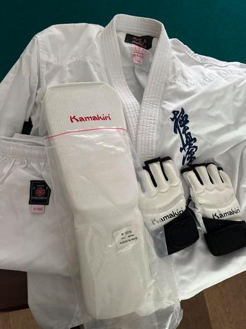 Karate Pak met Beschermers - Kamakiri beschikbaar voor biedingen