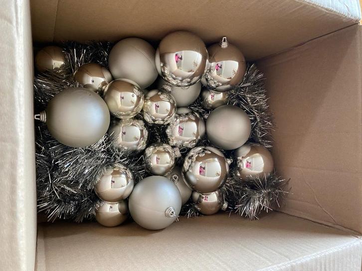 Grote verzameling kerstballen – 4 kleurensets, Diversen, Kerst, Zo goed als nieuw, Ophalen