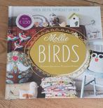 Boek Mollie makes Birds, Gelezen, Ophalen of Verzenden, Breien en Haken