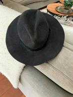 Zwarte vilten dames hoed, Kleding | Dames, Hoeden en Petten, 56 of 57 cm (M, 7 of 7⅛ inch), Ophalen of Verzenden, Hoed, Zo goed als nieuw