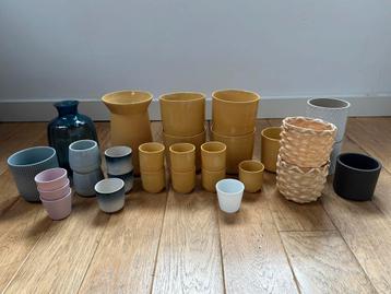 Diverse leuke potjes en vazen beschikbaar voor biedingen