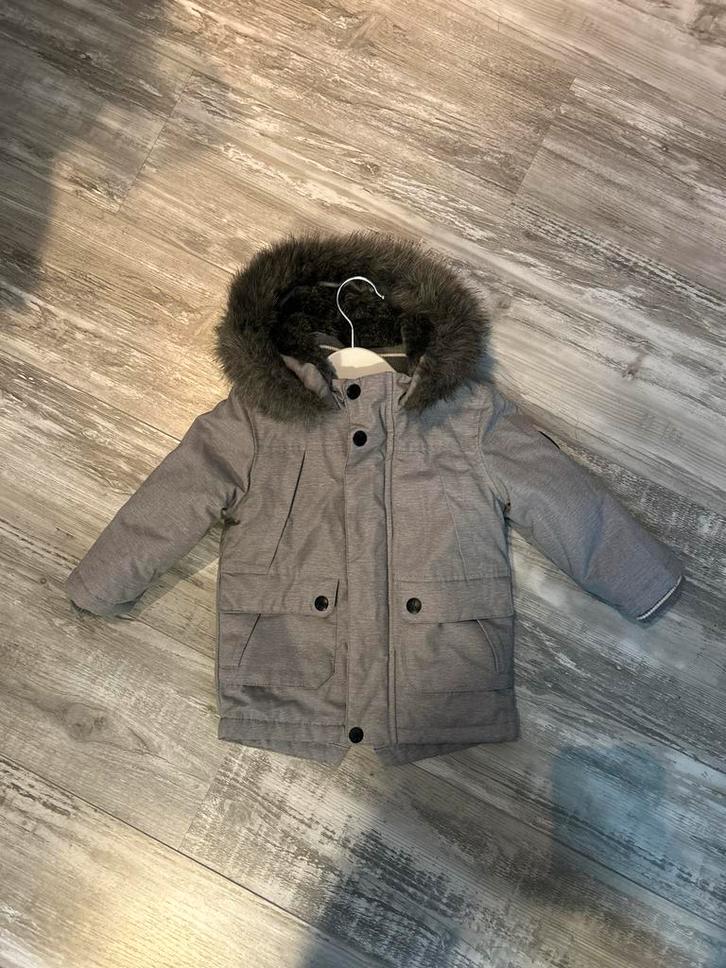 Grijze winterjas met bontkraag, Kinderen en Baby's, Kinderkleding | Overige, Zo goed als nieuw, Jongen of Meisje, Ophalen of Verzenden