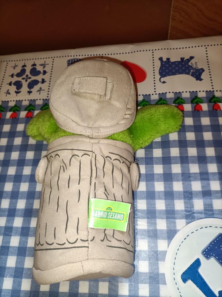 Oscar knuffel Sesamstraat 25 cm groot, Kinderen en Baby's, Speelgoed | Knuffels en Pluche, Ophalen of Verzenden