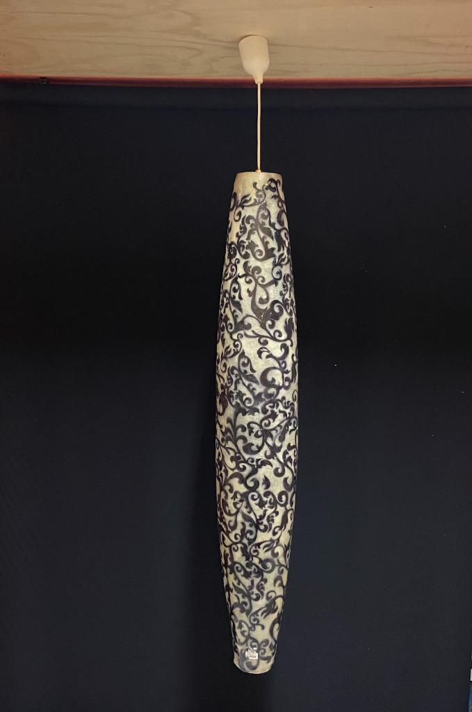 TOTALE LEEGVERKOOP Grote glasfiber hanglamp Tattoo PTMD, Huis en Inrichting, Lampen | Hanglampen, Gebruikt, 75 cm of meer, Kunststof